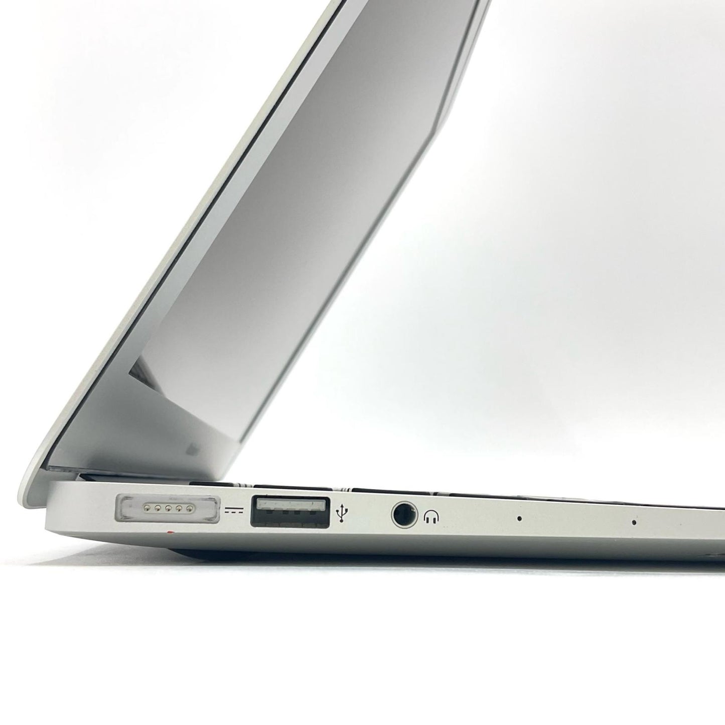 【最速発送】Apple MacBook Air 13インチ 2015 2.2GHz Intel Core i7 8GB SSD 128GB シルバー【難有】