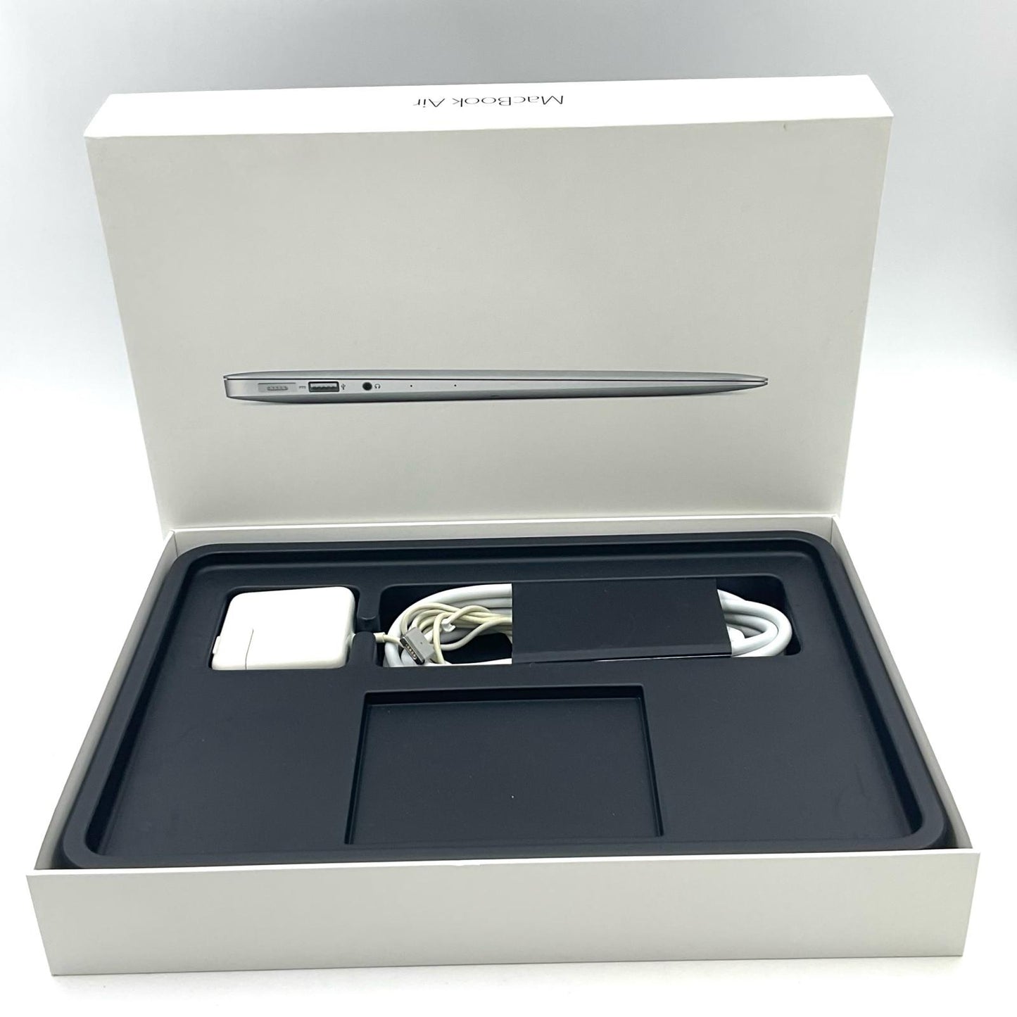 【最速発送】Apple MacBook Air 13インチ 2015 2.2GHz Intel Core i7 8GB SSD 128GB シルバー【難有】