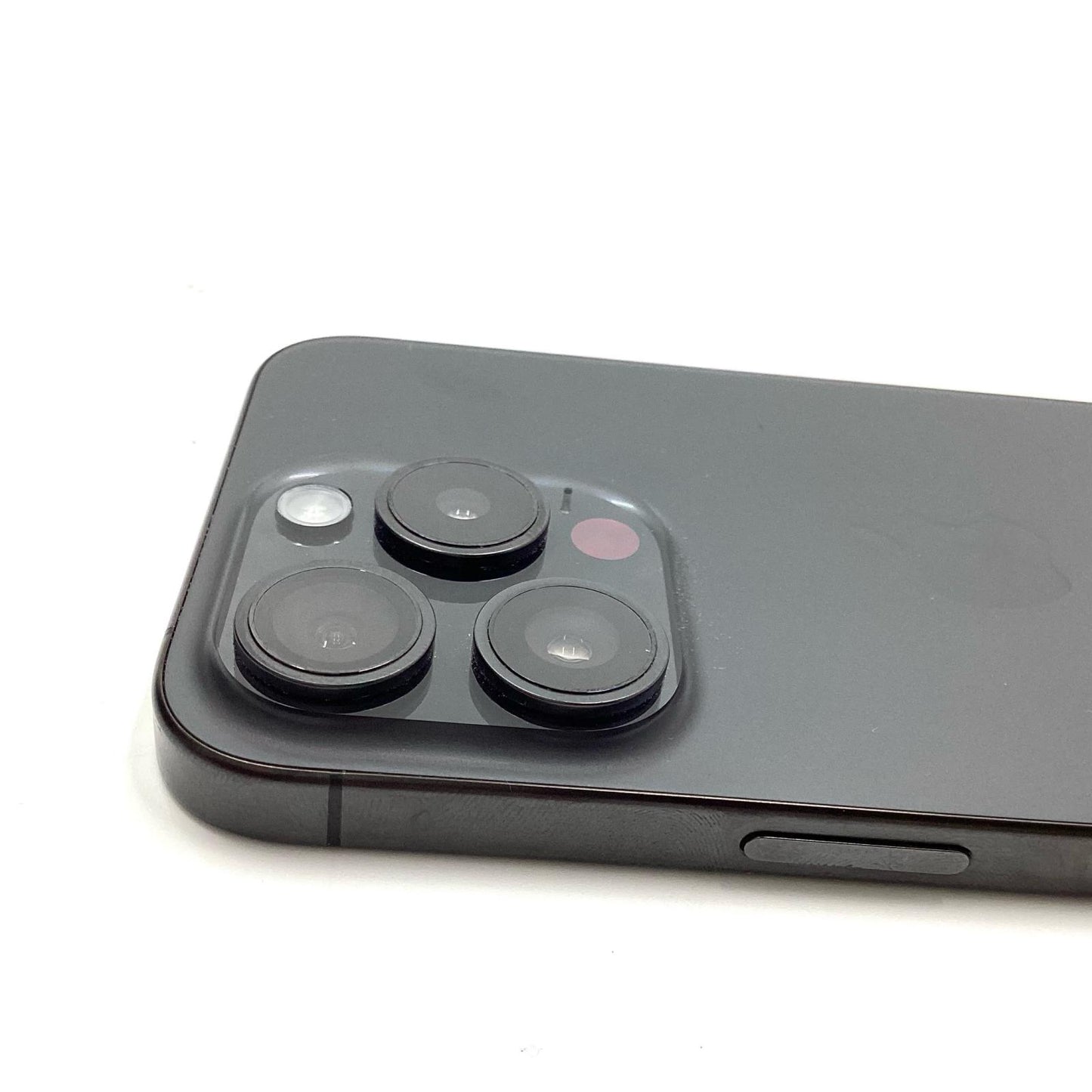 【全額返金保証】【最速発送】Apple iPhone iPhone 15 Pro 256GB ブラックチタニウム SIMフリー 白ロム 動作確認済 82%
