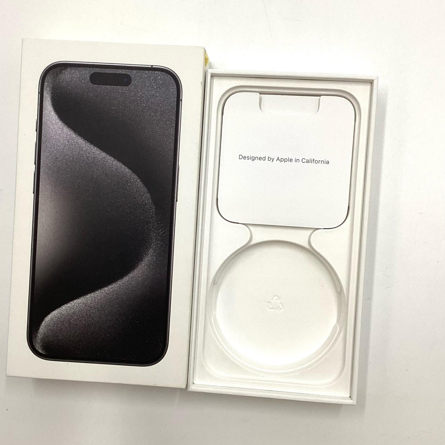 【全額返金保証】【最速発送】Apple iPhone iPhone 15 Pro 256GB ブラックチタニウム SIMフリー 白ロム 動作確認済 82%