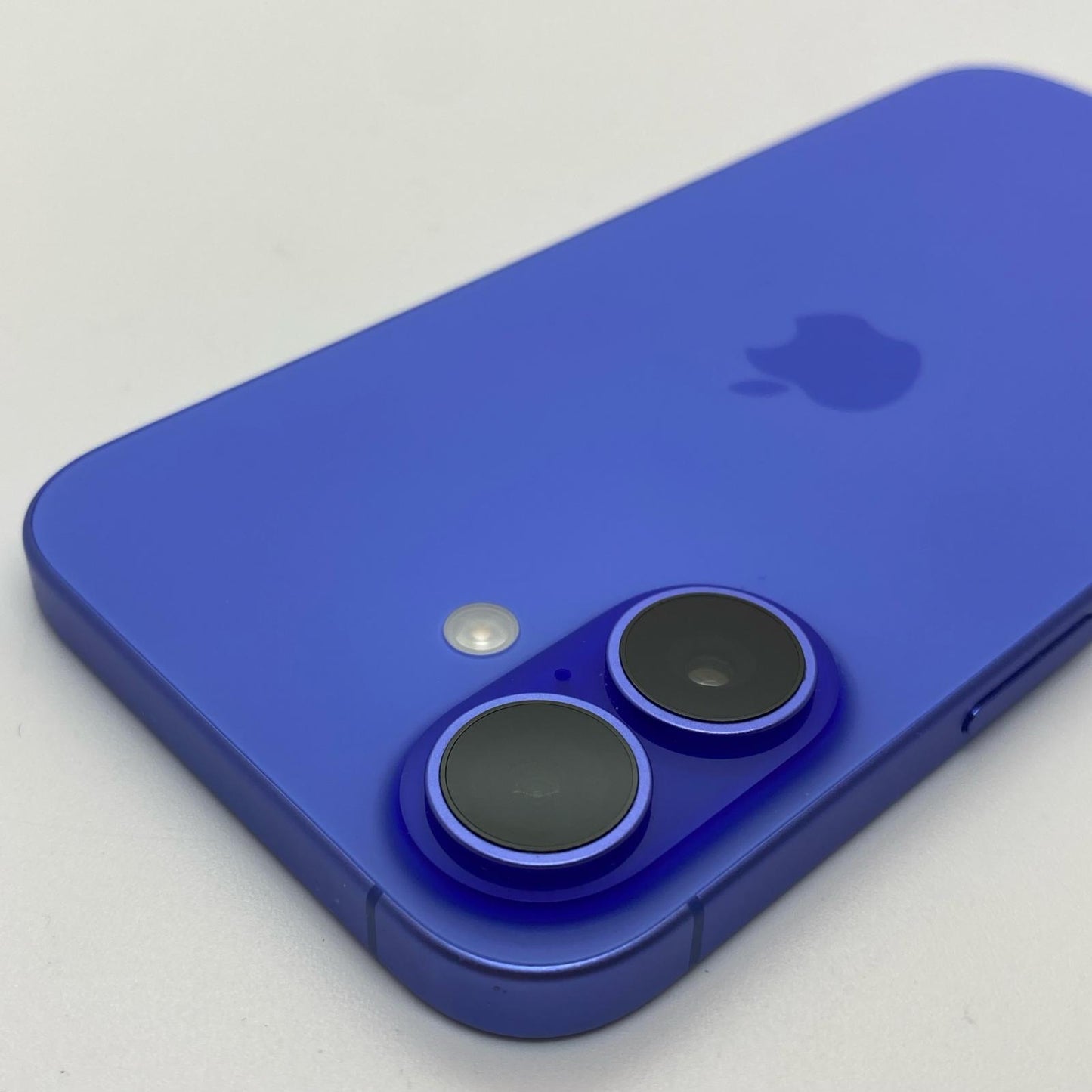 【全額返金保証】【最速発送】Apple iPhone iPhone 16 256GB ウルトラマリン SIMフリー 動作確認済 95%