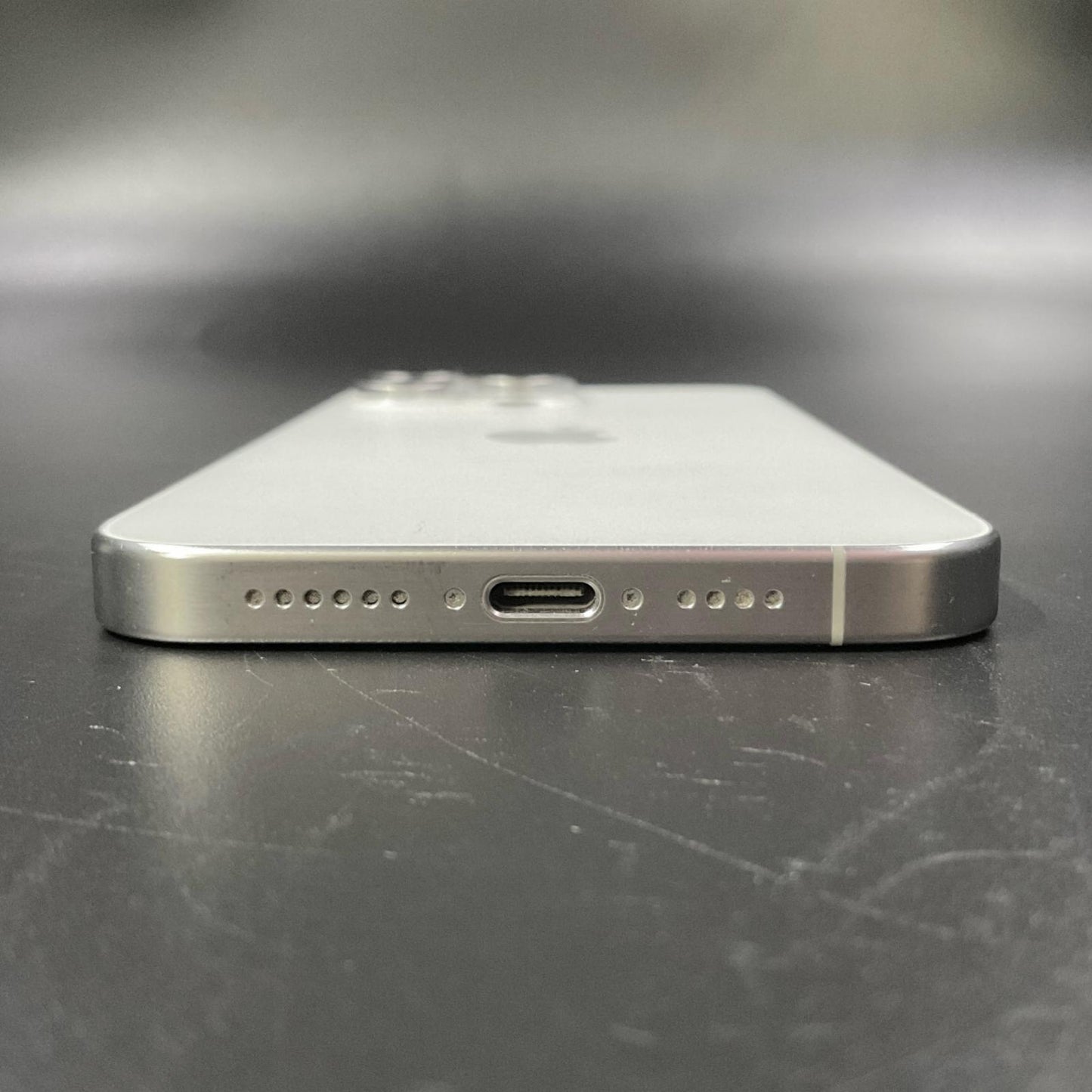 【全額返金保証】【最速発送】Apple iPhone iPhone 15 Pro Max 512GB ホワイトチタニウム Softbank 美品 動作確認済 85%