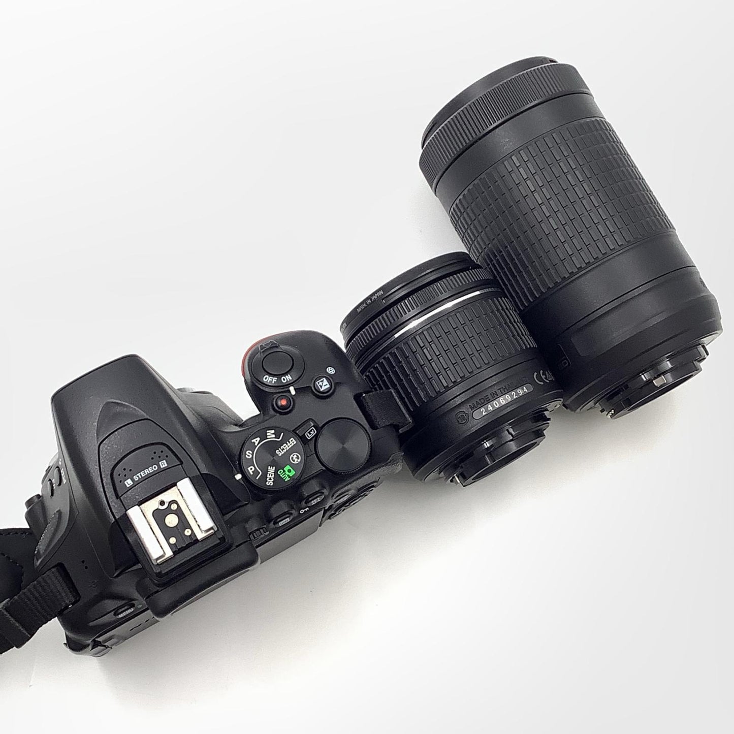 【全額返金保証】【最速発送】Nikon デジタル一眼 D5600 ダブルズームキット 動作確認済