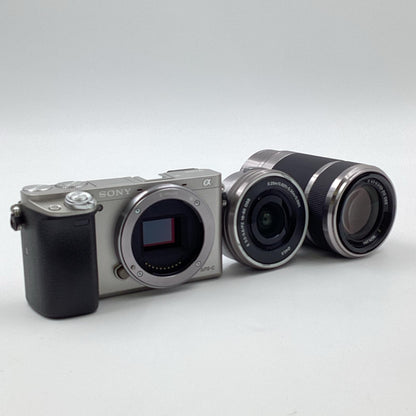 【全額返金保証】【最速発送】Sony デジタル一眼 α6000 ILCE-6000Y ダブルズームレンズキット [シルバー] 美品 動作確認済