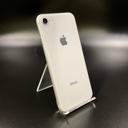 【全額返金保証】【最速発送】Apple iPhone iPhone 8 64GB シルバー au SIMフリー 白ロム 動作確認済 94%