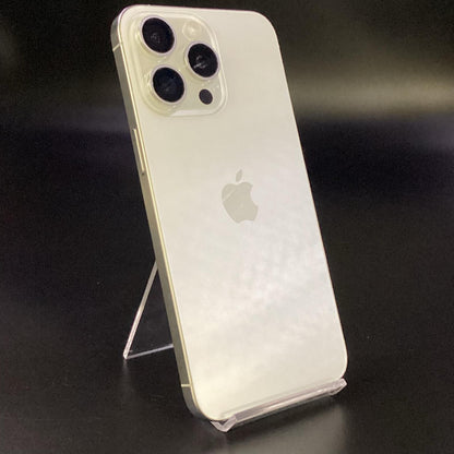 【全額返金保証】【最速発送】Apple iPhone iPhone 15 Pro Max 256GB ホワイトチタニウム SIMフリー 白ロム 美品 動作確認済 93%
