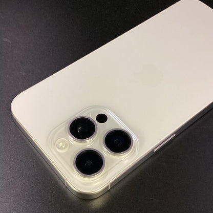 【全額返金保証】【最速発送】Apple iPhone iPhone 15 Pro Max 256GB ホワイトチタニウム SIMフリー 白ロム 美品 動作確認済 93%