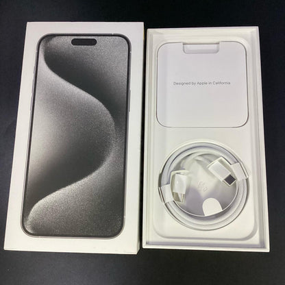 【全額返金保証】【最速発送】Apple iPhone iPhone 15 Pro Max 256GB ホワイトチタニウム SIMフリー 白ロム 美品 動作確認済 93%