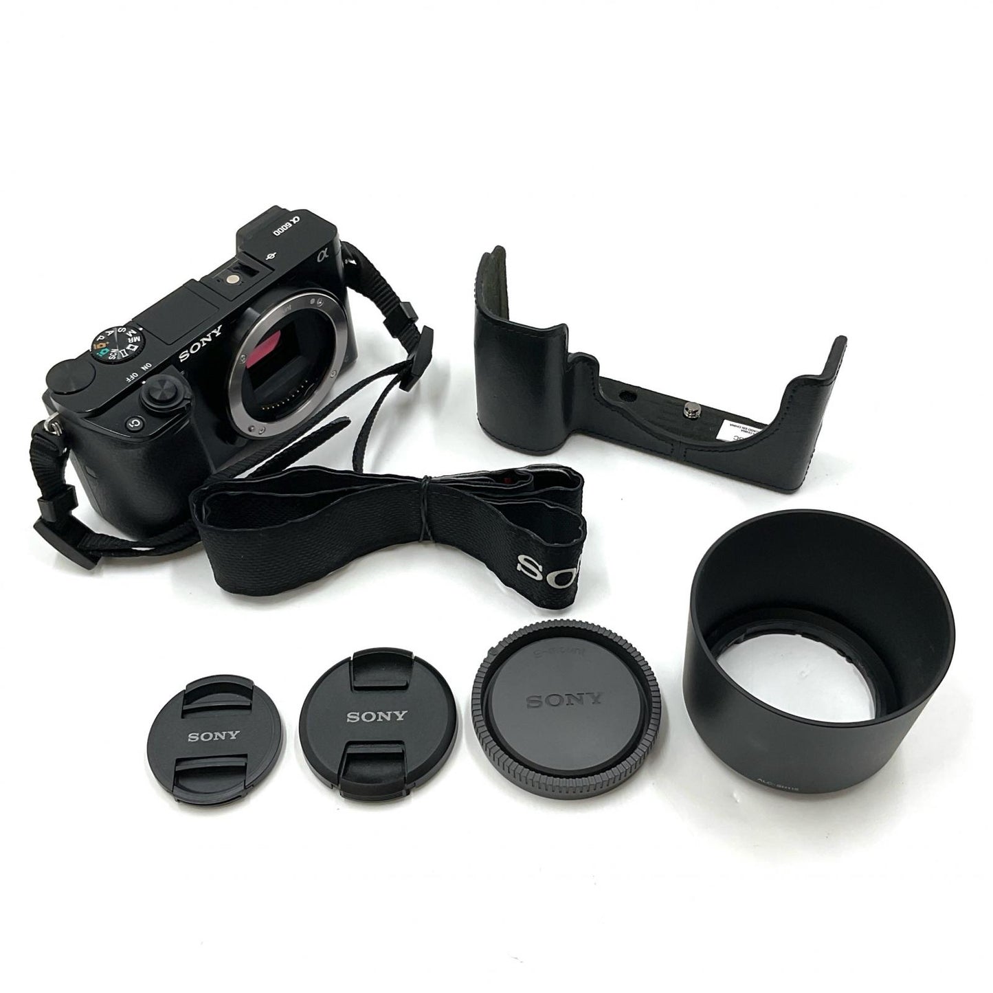 【全額返金保証】【最速発送】Sony デジタル一眼 α6000 ILCE-6000Y ダブルズームレンズキット [ブラック] ブラック 美品 動作確認済