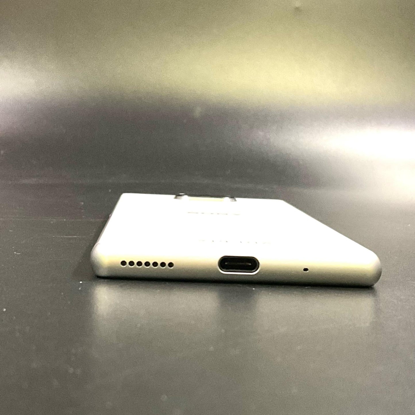 【全額返金保証】【最速発送】Sony Xperia 8 64GB ホワイト Softbank 902SO 白ロム 動作確認済