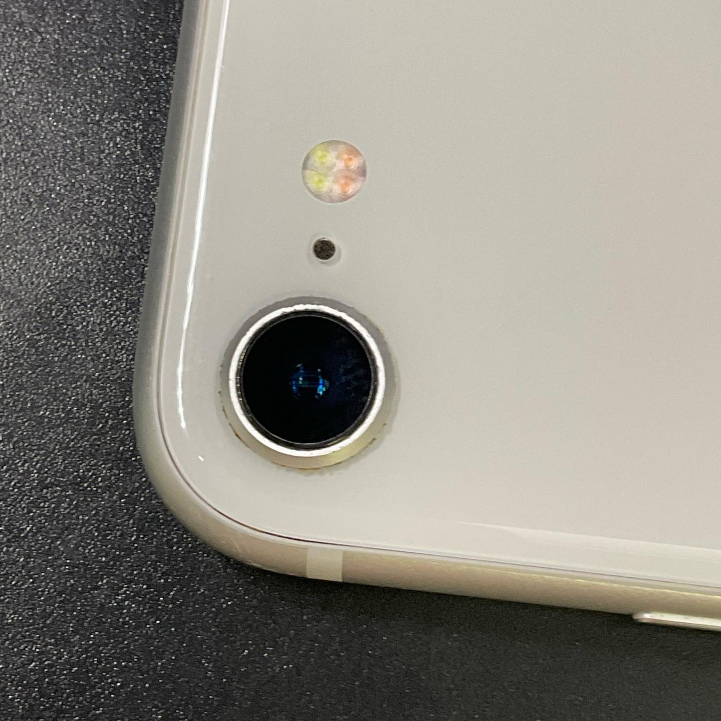 【最速発送】Apple iPhone iPhone SE（第3世代） 64GB スターライト 白ロム【難有】 73%