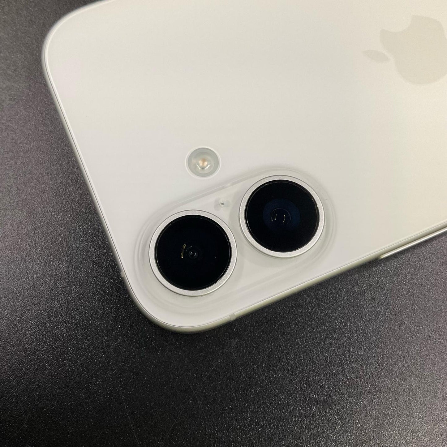 【全額返金保証】【最速発送】Apple iPhone iPhone 16 128GB ホワイト SIMフリー 白ロム 超美品 動作確認済 100%