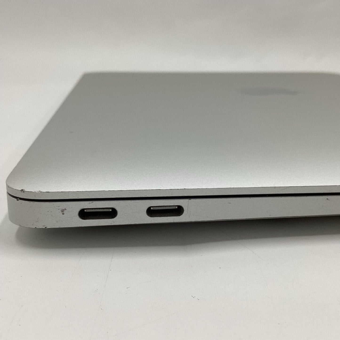 【全額返金保証】【最速発送】Apple MacBook Air 13インチ 2020 Apple M1 8GB M.2 SSD 256GB シルバー 96% 動作確認済