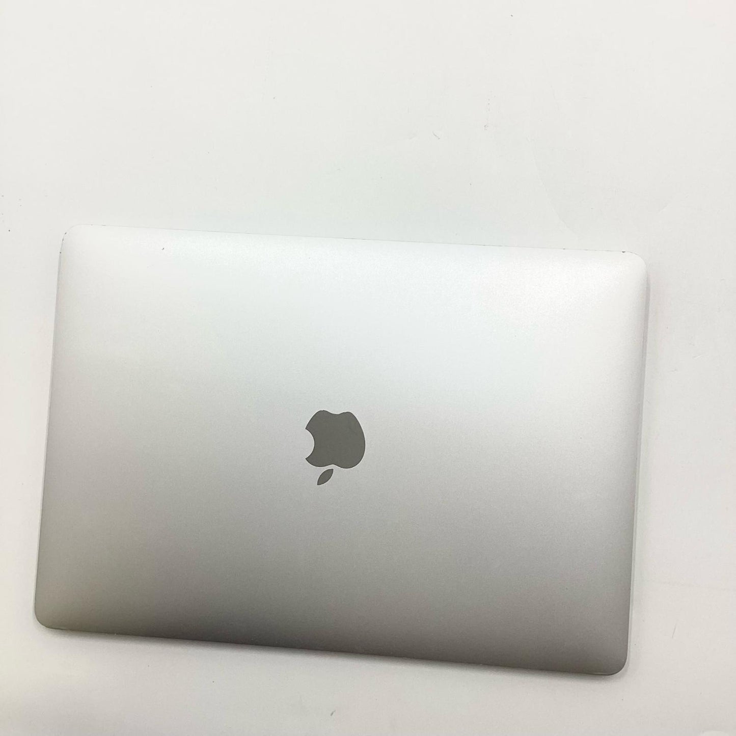 【全額返金保証】【最速発送】Apple MacBook Air 13インチ 2020 Apple M1 8GB M.2 SSD 256GB シルバー 96% 動作確認済