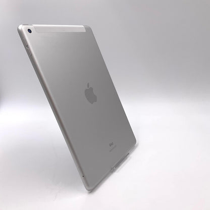 【全額返金保証】【最速発送】Apple iPad iPad 10.2インチ 第8世代 32GB シルバー WiFi+Cellular docomo 白ロム 動作確認済