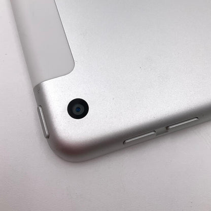 【全額返金保証】【最速発送】Apple iPad iPad 10.2インチ 第8世代 32GB シルバー WiFi+Cellular docomo 白ロム 動作確認済