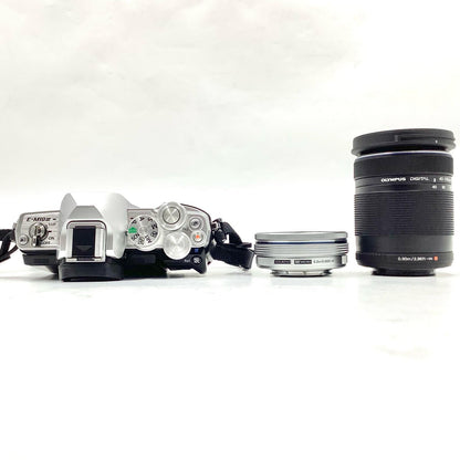 【全額返金保証】【最速発送】OLYMPUS デジタル一眼 OM-D E-M10 Mark III EZダブルズームキット シルバー 美品 動作確認済