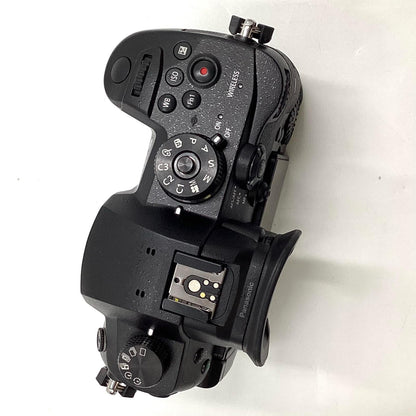 【全額返金保証】【最速発送】Panasonic デジタル一眼 LUMIX DC-GH5 ボディ ブラック 動作確認済