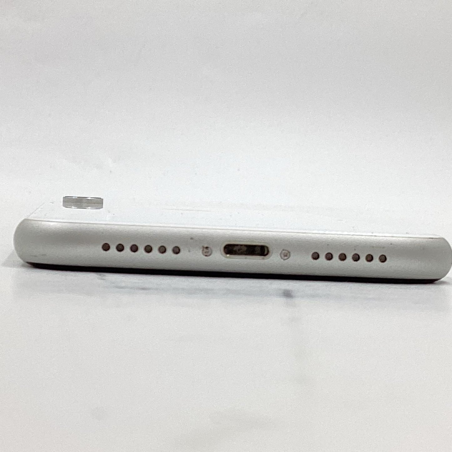 【全額返金保証】【最速発送】Apple iPhone iPhone XR 64GB ホワイト Softbank 白ロム 動作確認済 79%