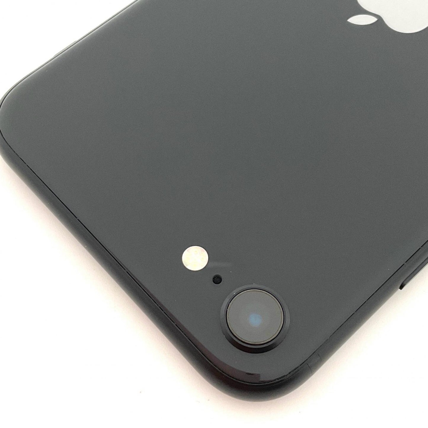 【全額返金保証】【最速発送】Apple iPhone iPhone SE（第2世代） 128GB ブラック 白ロム 動作確認済 75%