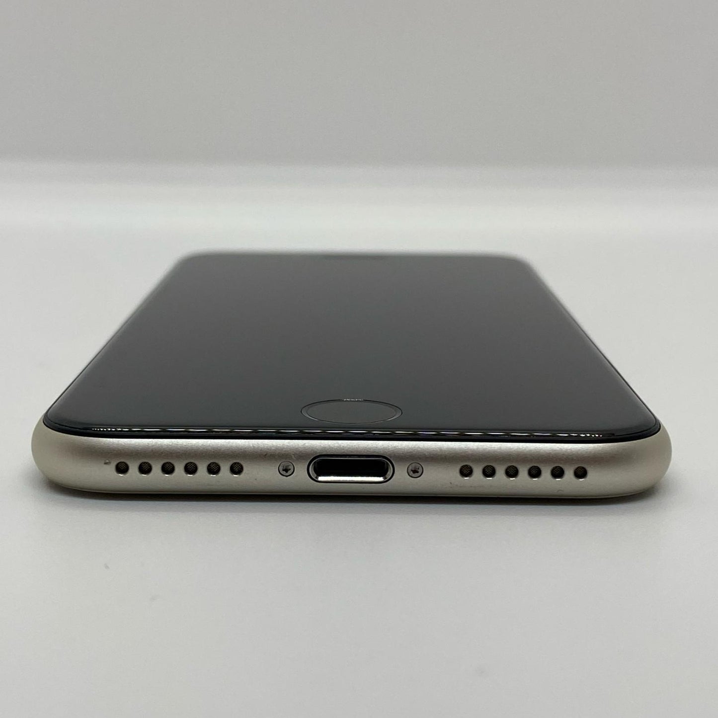 【全額返金保証】【最速発送】Apple iPhone iPhone SE（第3世代） 64GB スターライト docomo 白ロム 動作確認済 86%