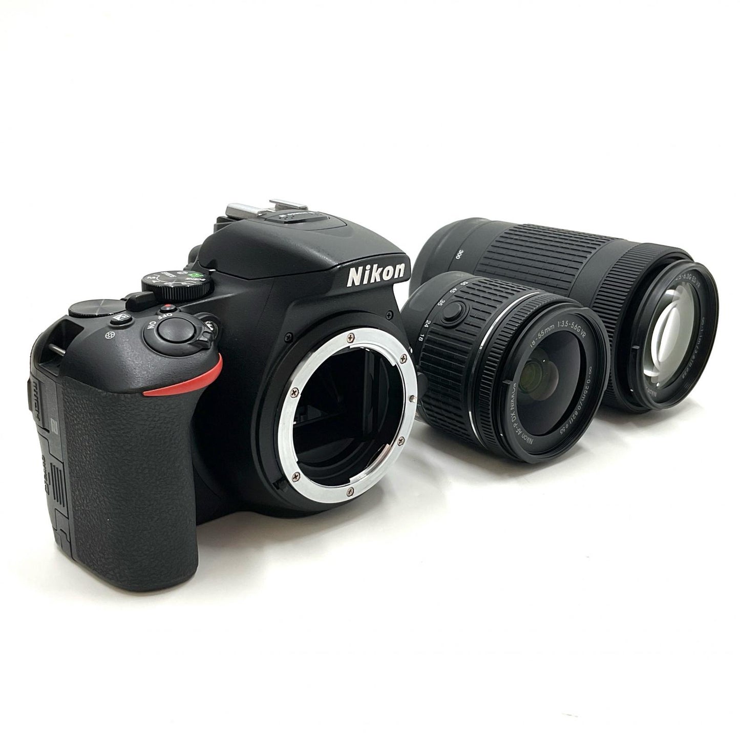 【全額返金保証】【最速発送】Nikon デジタル一眼 D5600 ダブルズームキット ブラック 美品 動作確認済