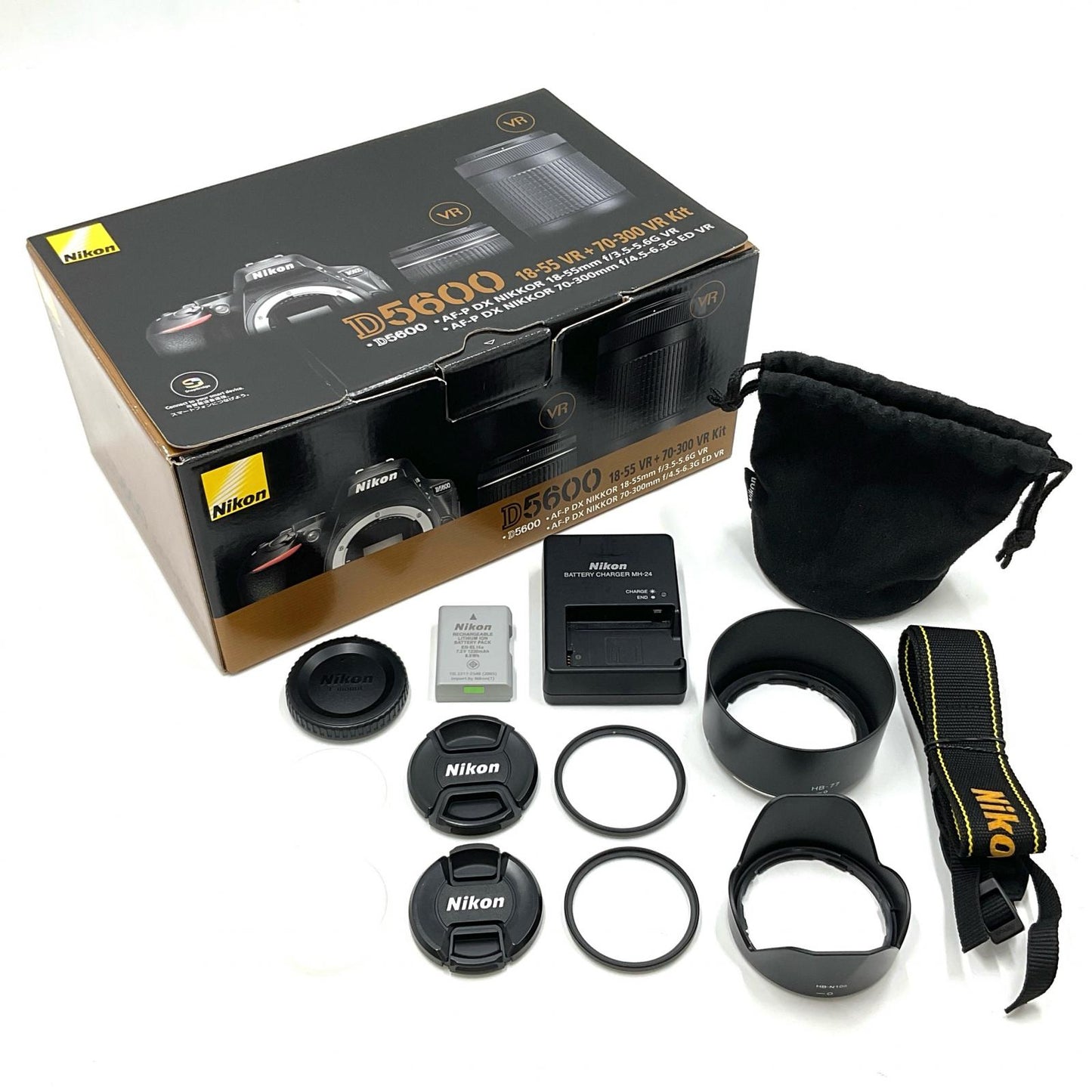 【全額返金保証】【最速発送】Nikon デジタル一眼 D5600 ダブルズームキット ブラック 美品 動作確認済