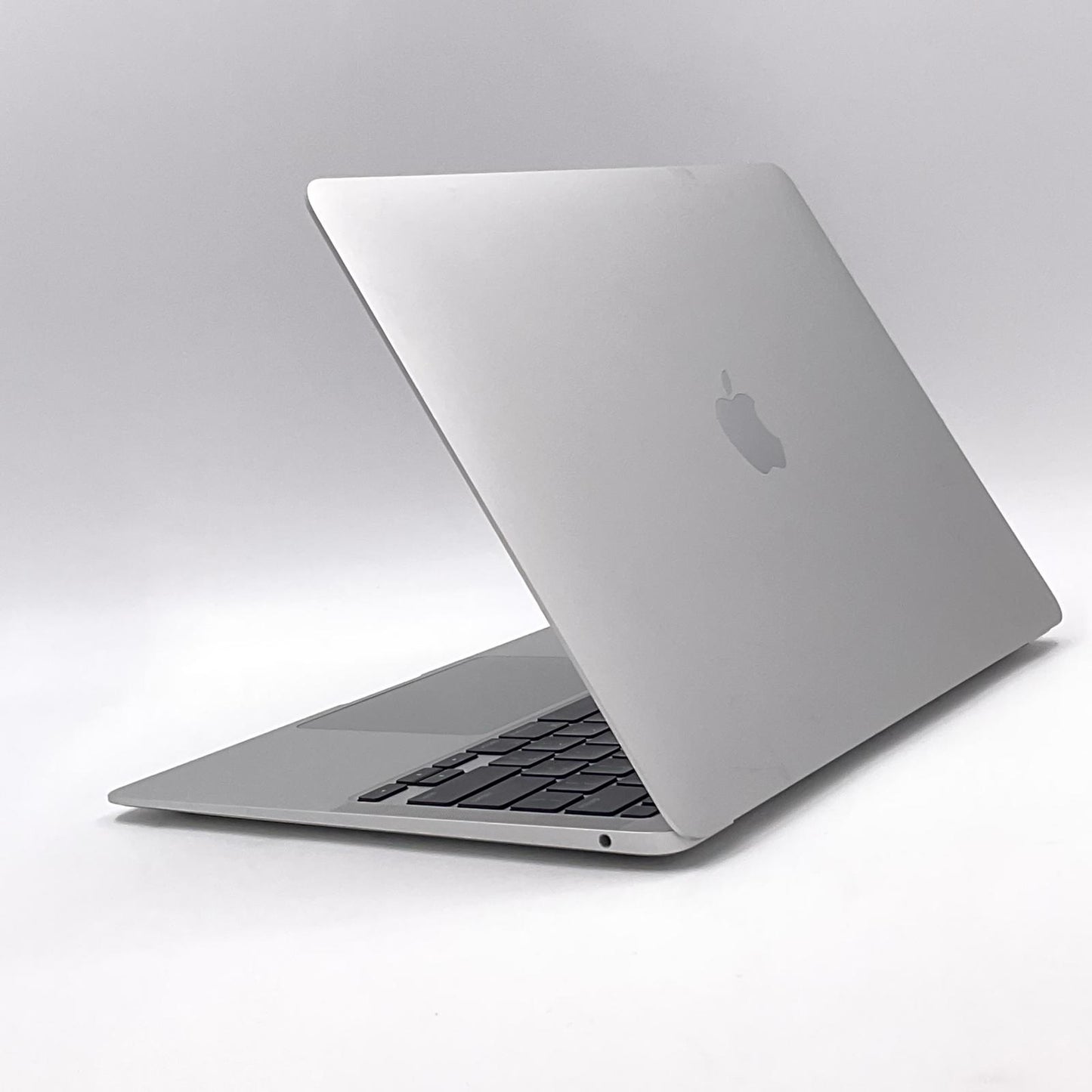 【全額返金保証】【最速発送】Apple MacBook Air 2020 Apple M1 8GB SSD 256GB シルバー 100% 動作確認済