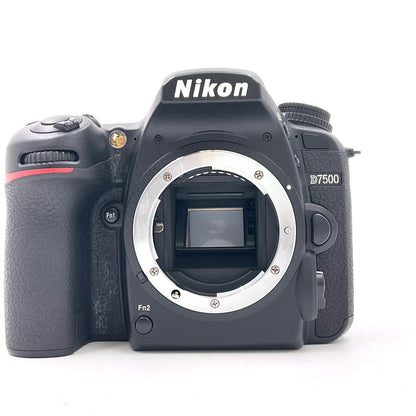【全額返金保証】【最速発送】Nikon デジタル一眼 D7500 ボディ ブラック 動作確認済