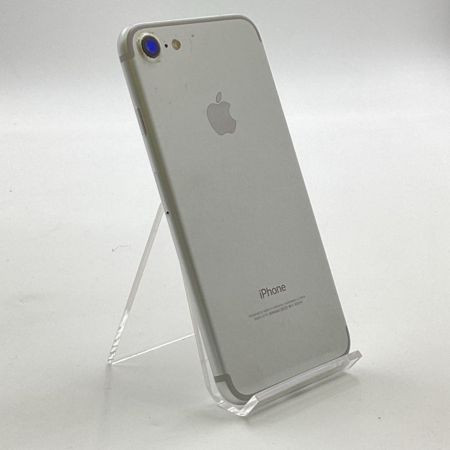 【全額返金保証】【最速発送】Apple iPhone iPhone 7 128GB シルバー au 白ロム 動作確認済 94%