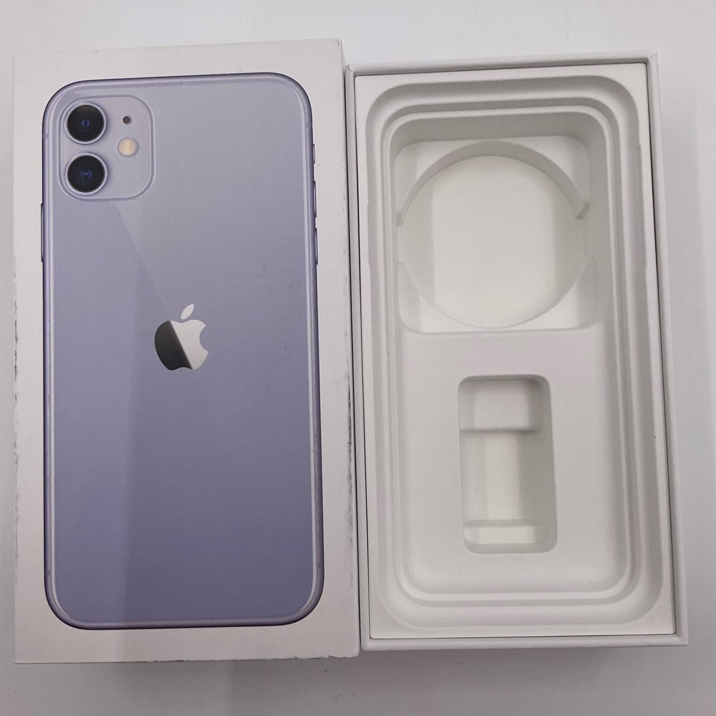 【全額返金保証】【最速発送】Apple iPhone iPhone 11 128GB パープル docomo 白ロム 動作確認済 77%