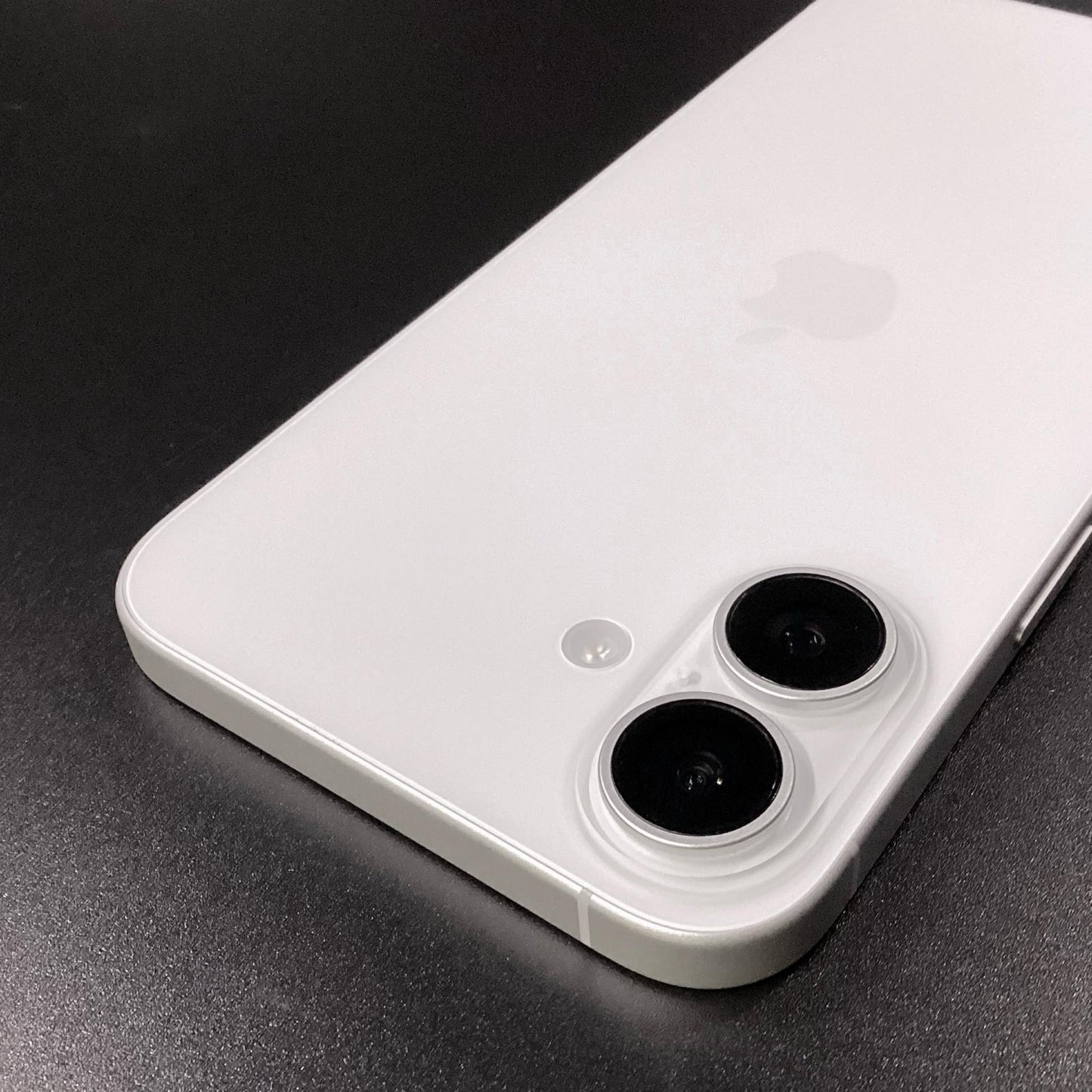 【全額返金保証】【最速発送】Apple iPhone iPhone 16 Plus 128GB ホワイト SIMフリー 白ロム 超美品 動作確認済 91%