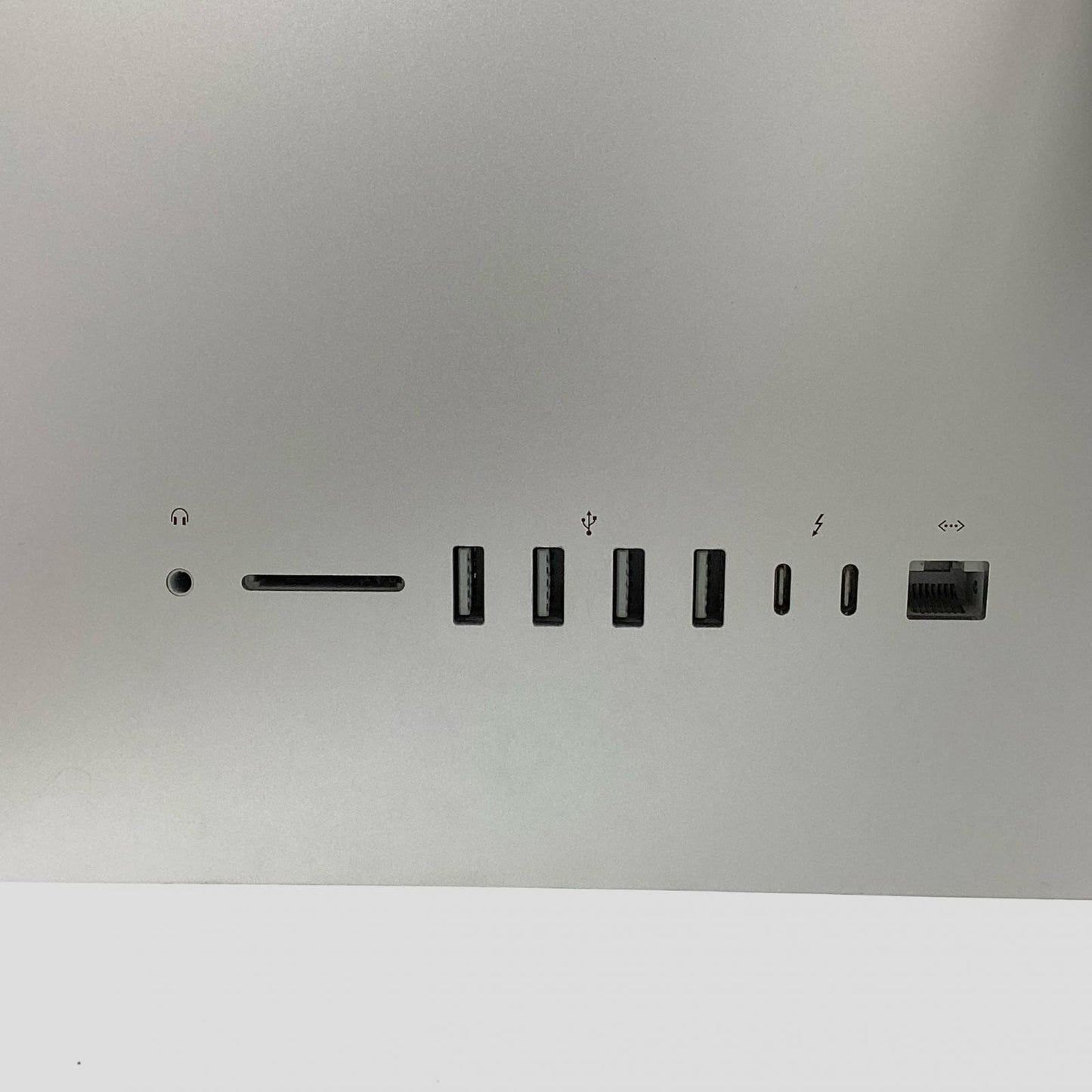 【全額返金保証】【最速発送】Apple iMac 21.5インチ Intel Core i3 3.6GHz 8GB HDD 1TB シルバー 動作確認済