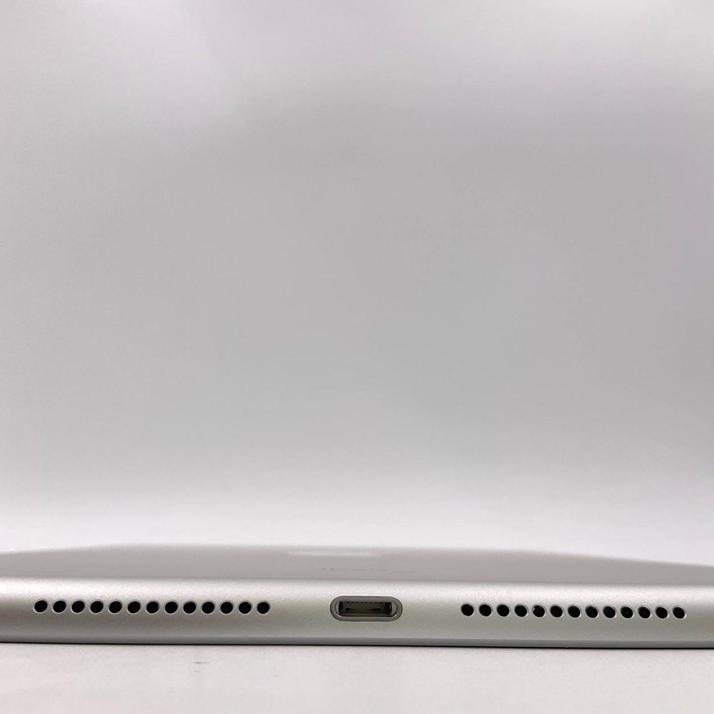 【全額返金保証】【最速発送】Apple iPad iPad 10.2インチ 第9世代 64GB シルバー Wi-Fi 動作確認済