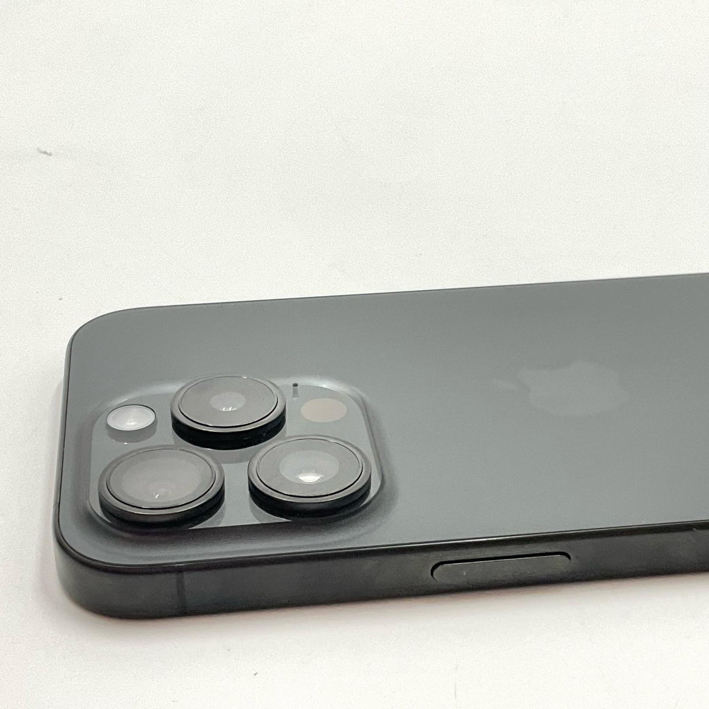 【全額返金保証】【最速発送】Apple iPhone iPhone 15 Pro 256GB ブラック SIMフリー 白ロム 動作確認済 87%