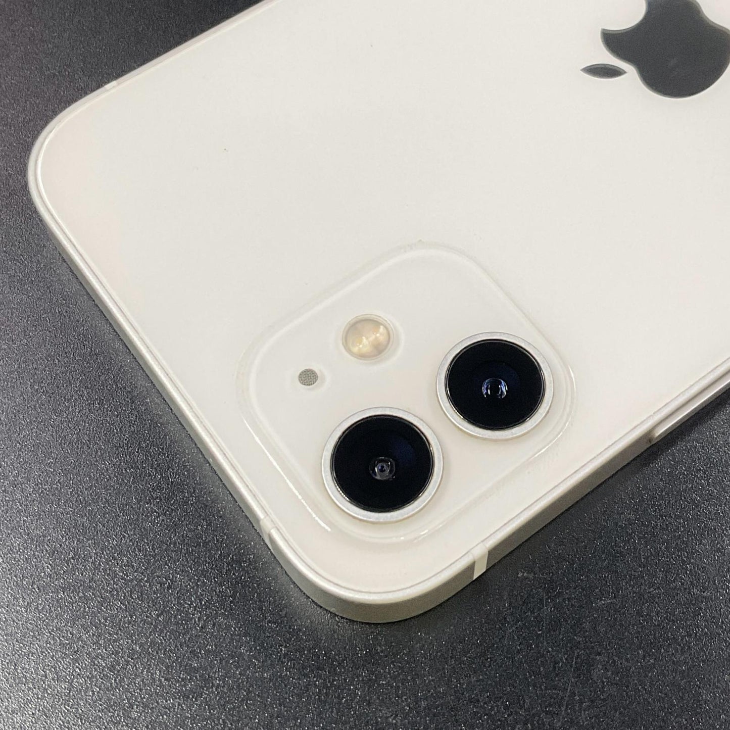 【全額返金保証】【最速発送】Apple iPhone iPhone 12 256GB ホワイト au 白ロム 動作確認済 76%