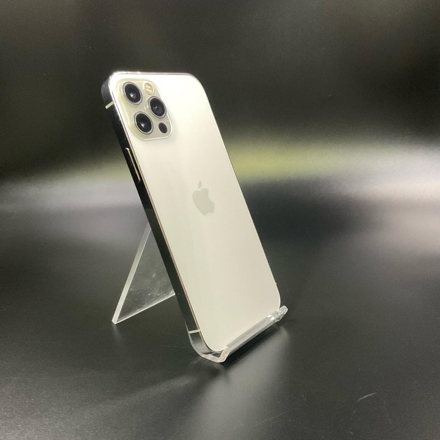 【全額返金保証】【最速発送】Apple iPhone iPhone 12 Pro 256GB シルバー au 白ロム 動作確認済 82%
