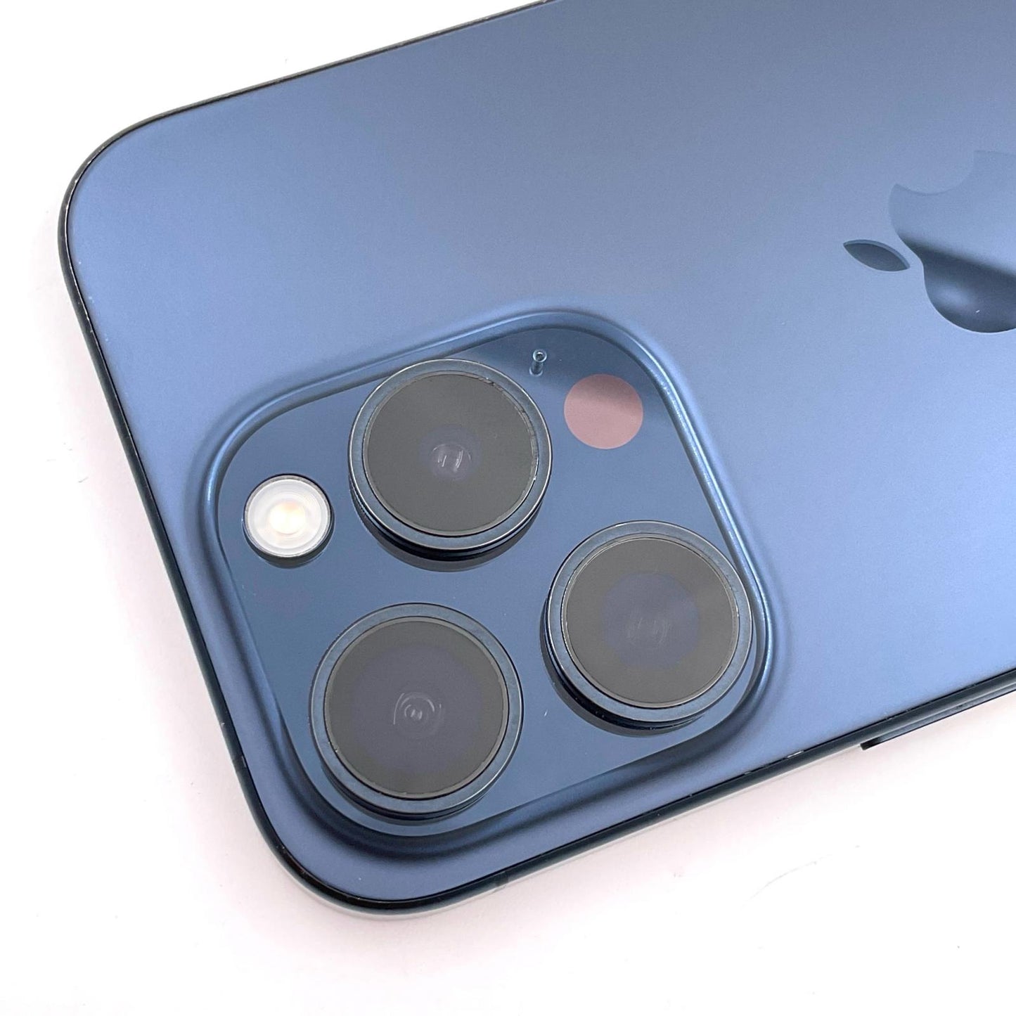 【全額返金保証】【最速発送】Apple iPhone iPhone 15 Pro 256GB ブルーチタニウム docomo 白ロム 美品 動作確認済 89%