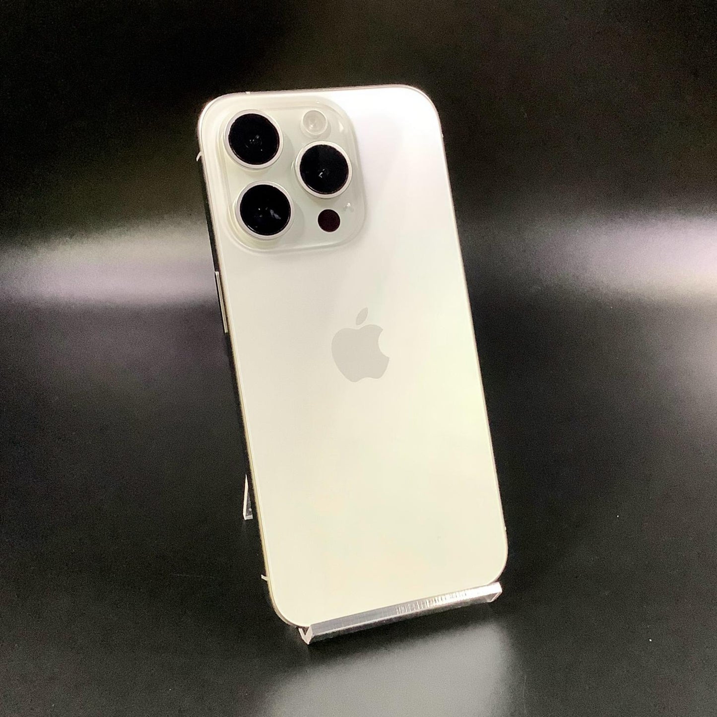 【全額返金保証】【最速発送】Apple iPhone iPhone 15 Pro 128GB ホワイトチタニウム SIMフリー 白ロム 美品 動作確認済 88%
