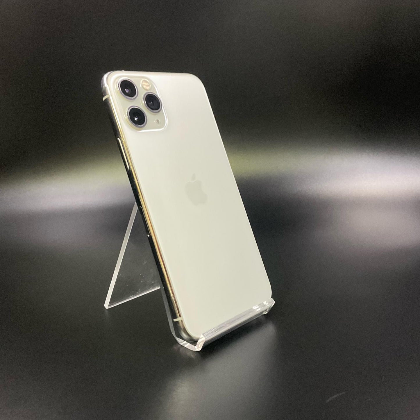 【全額返金保証】【最速発送】Apple iPhone iPhone 11 Pro 64GB シルバー docomo 白ロム 動作確認済 65%