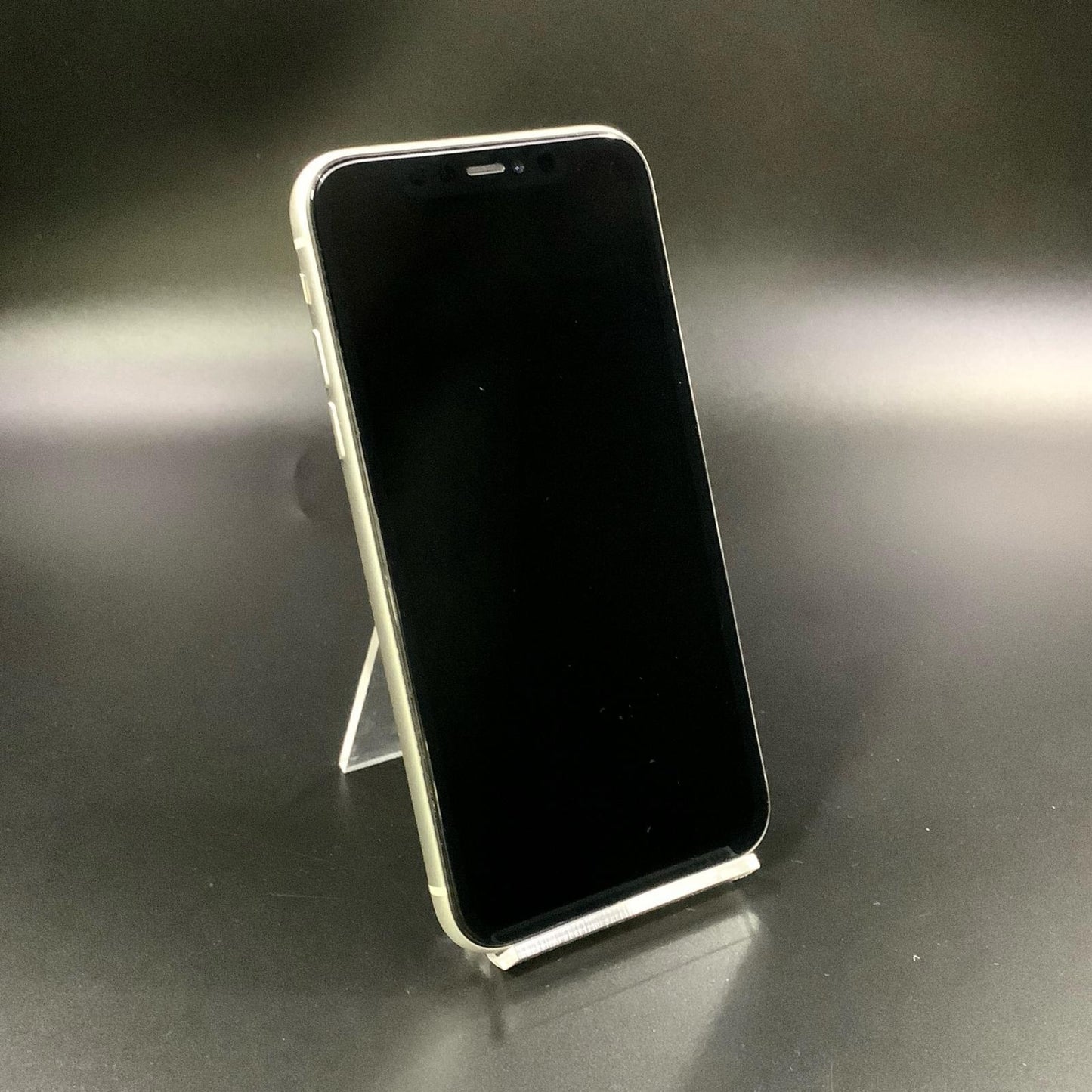【全額返金保証】【最速発送】Apple iPhone iPhone 11 64GB ホワイト au 白ロム 動作確認済 85%