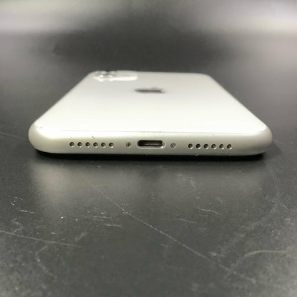 【全額返金保証】【最速発送】Apple iPhone iPhone 11 64GB ホワイト au 白ロム 動作確認済 85%