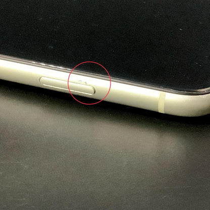 【全額返金保証】【最速発送】Apple iPhone iPhone 11 64GB ホワイト au 白ロム 動作確認済 85%