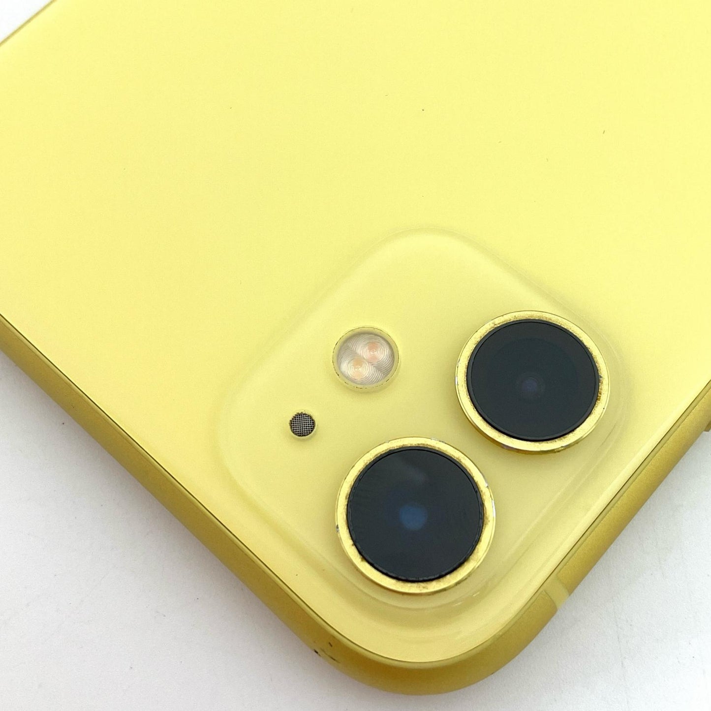 【全額返金保証】【最速発送】Apple iPhone iPhone 11 64GB イエロー docomo 白ロム 動作確認済 81%