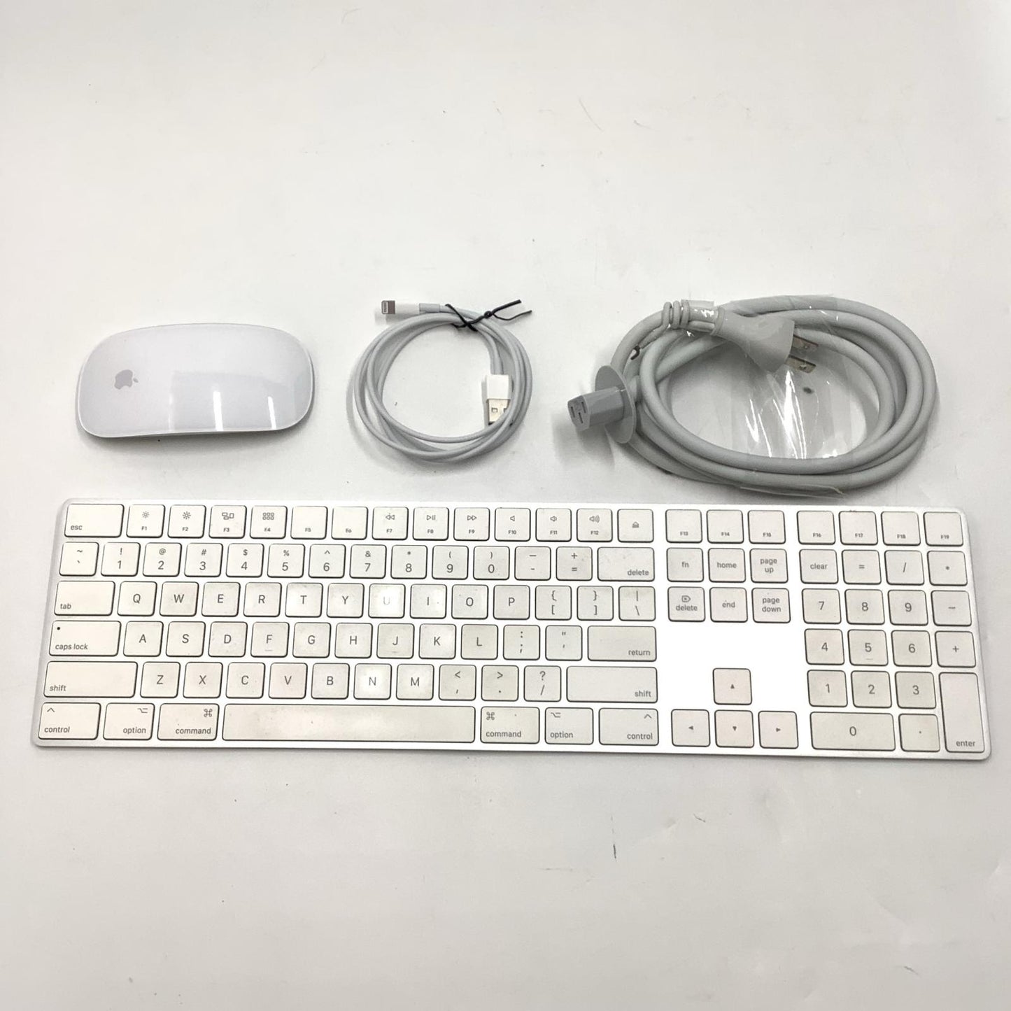 【最速発送】Apple iMac 21.5インチ Intel Core i7 3.2GHz 16GB フュージョンドライブ 1TB シルバー【難有】