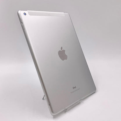 【全額返金保証】【最速発送】Apple iPad iPad 9.7インチ 第6世代 32GB シルバー WiFi+Cellular docomo 白ロム 動作確認済