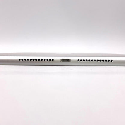 【全額返金保証】【最速発送】Apple iPad iPad 9.7インチ 第6世代 32GB シルバー WiFi+Cellular docomo 白ロム 動作確認済