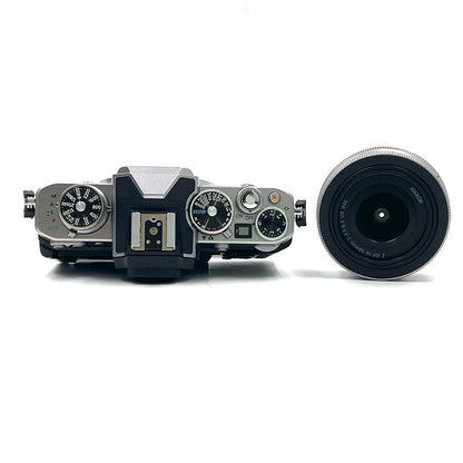 【全額返金保証】【最速発送】Nikon デジタル一眼 Z fc 16-50 VR レンズキット シルバー 美品 動作確認済