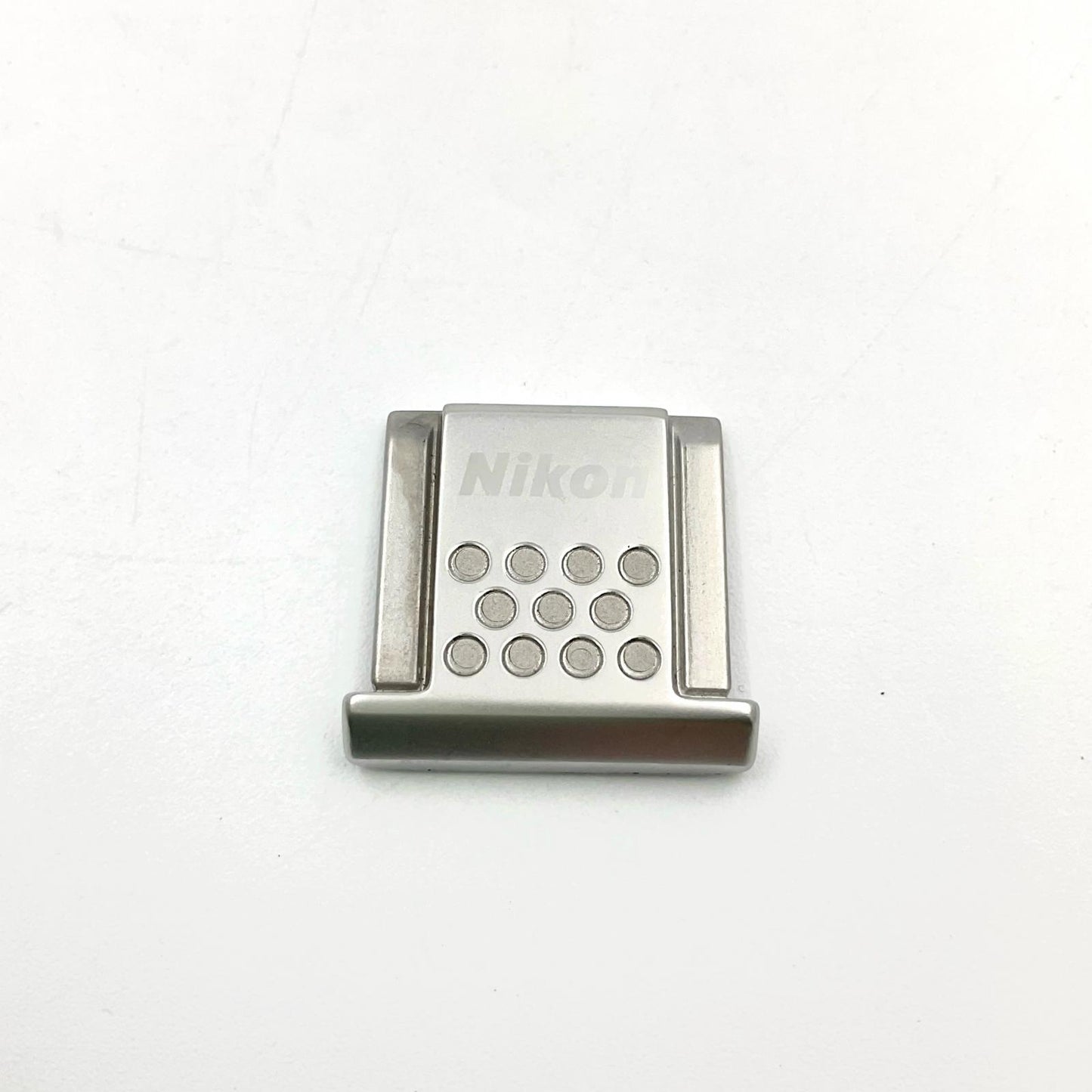 【全額返金保証】【最速発送】Nikon アクセサリーシューカバー ASC-01 シルバー 動作確認済