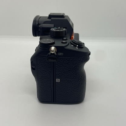 【全額返金保証】【最速発送】Sony デジタル一眼 α7R III ILCE-7RM3 ボディ ブラック 美品 動作確認済